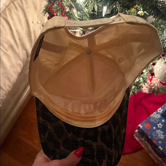 Buckle Cream and Brown 'Howdy' Hat - Picture 4 of 8